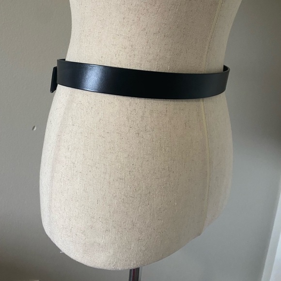 Women’s Dolce & Gabbana Black Belt with Silver Buckle - Picture 3 of 8